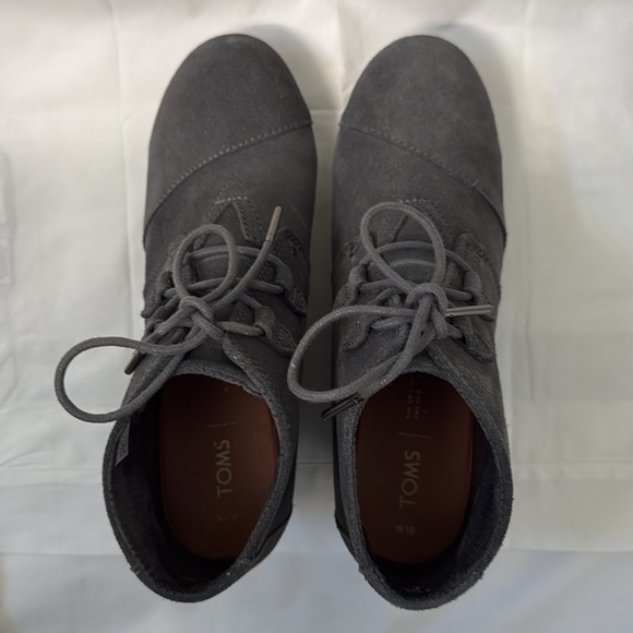 Toms Gray Kala Suede Wedge Bootie, Size 10 - Picture 5 of 15